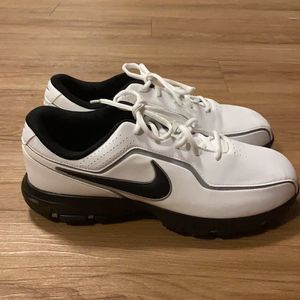 Nike Mens golf shoes size 9W Excellent Condition